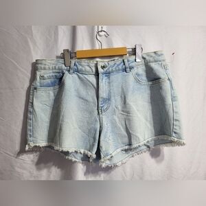 Denim&Co Light Wash Jean Shorts, Size 18 (36)